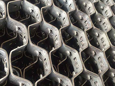 龜甲網(wǎng)防磨工程如何施工