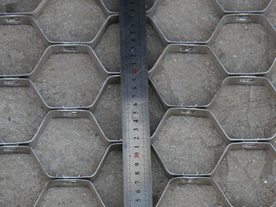 龜甲網(wǎng)生產廠家-龜甲網(wǎng)用錨固釘如何使用